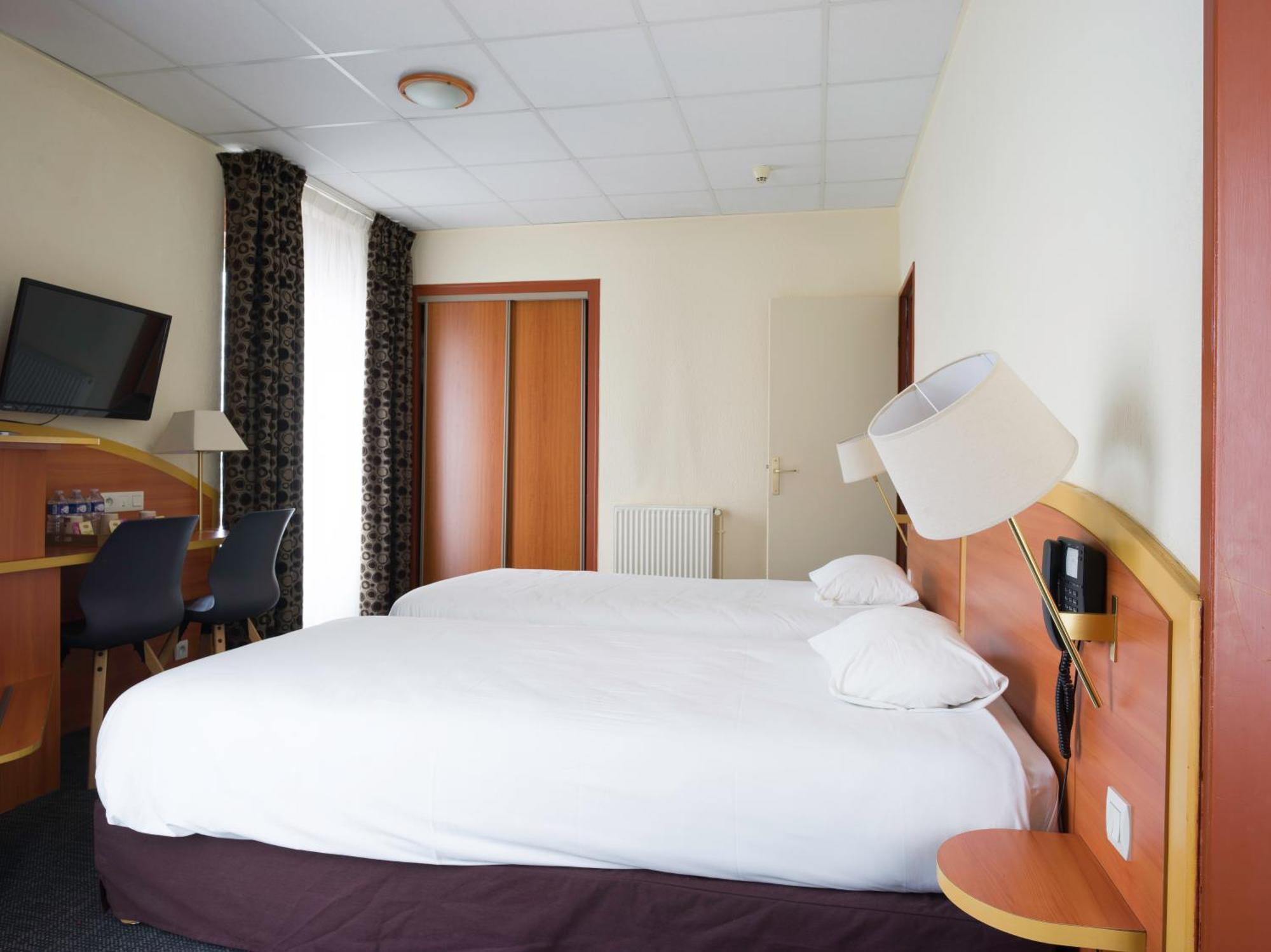 Kyriad Hotel Lamballe Buitenkant foto
