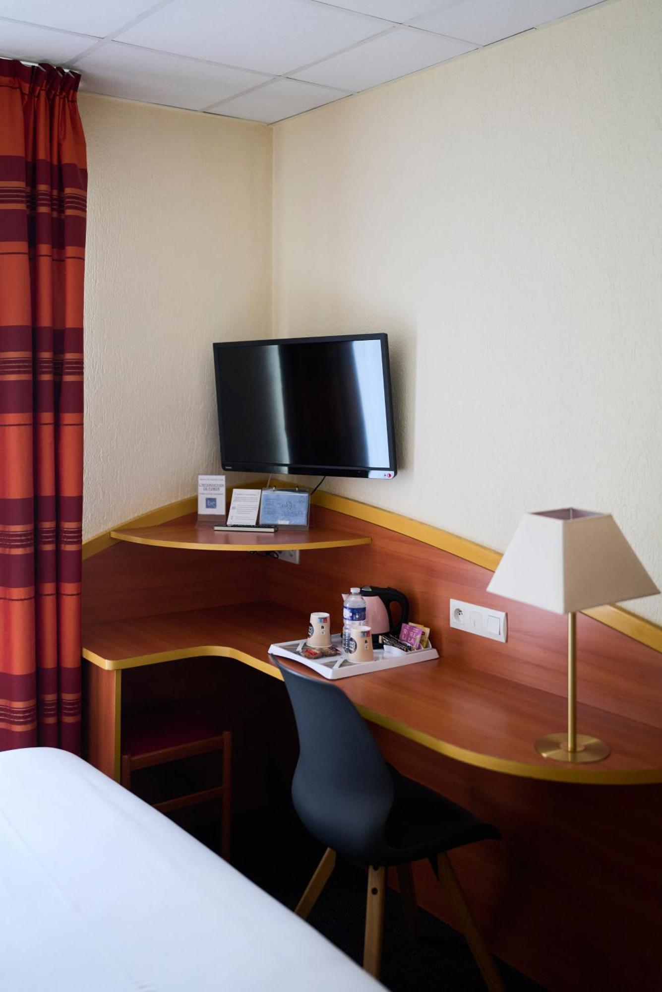 Kyriad Hotel Lamballe Buitenkant foto